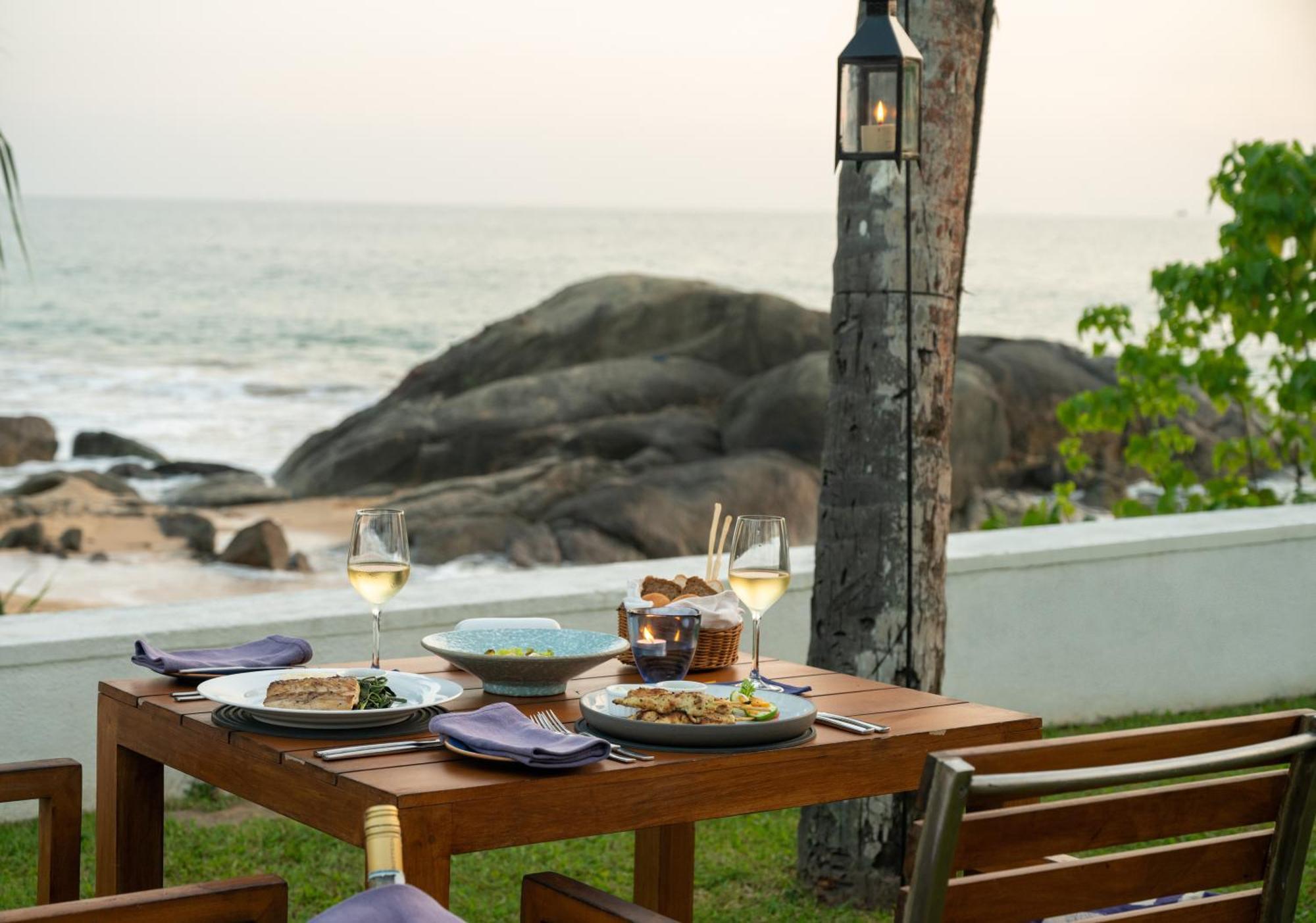 Kumu Beach Balapitiya Extérieur photo